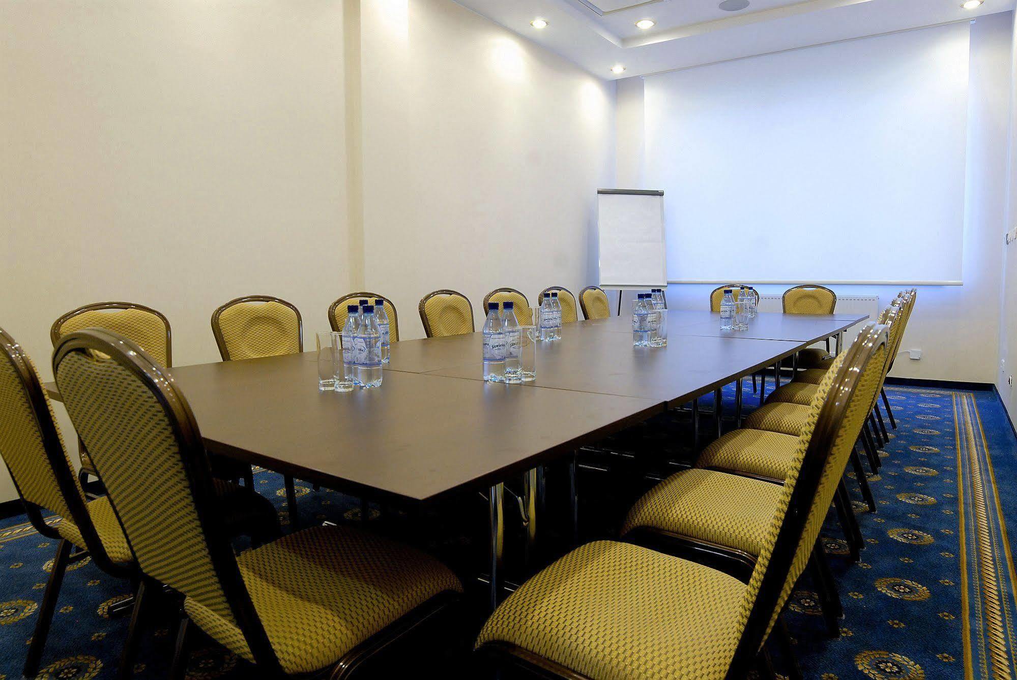 Ambasador Centrum Łódź Buitenkant foto