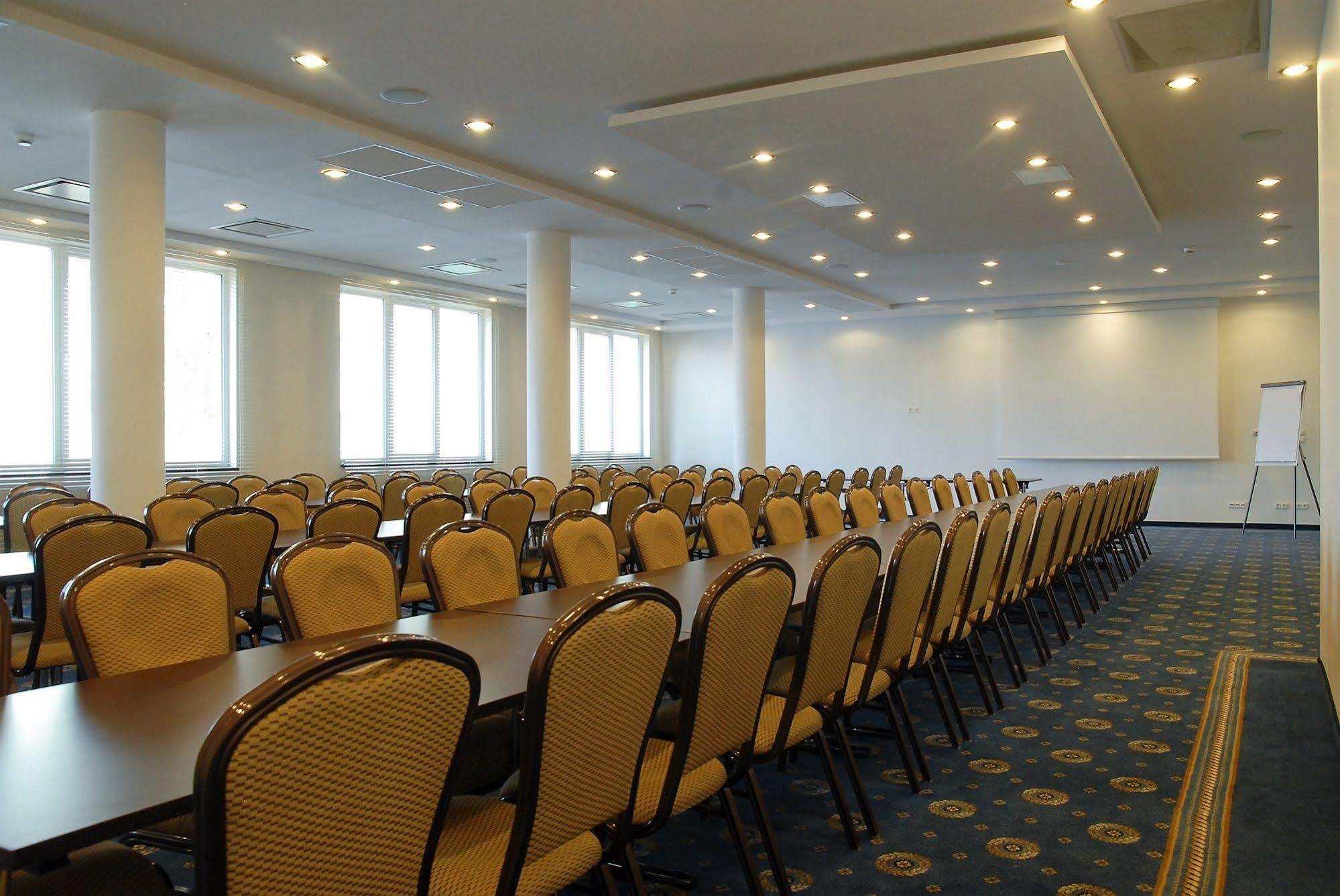 Ambasador Centrum Łódź Buitenkant foto